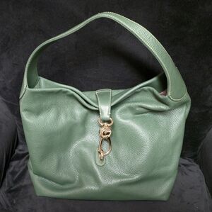 NEW WITHOUT TAGS Dooney & Bourke Green Leather Hobo Bag
